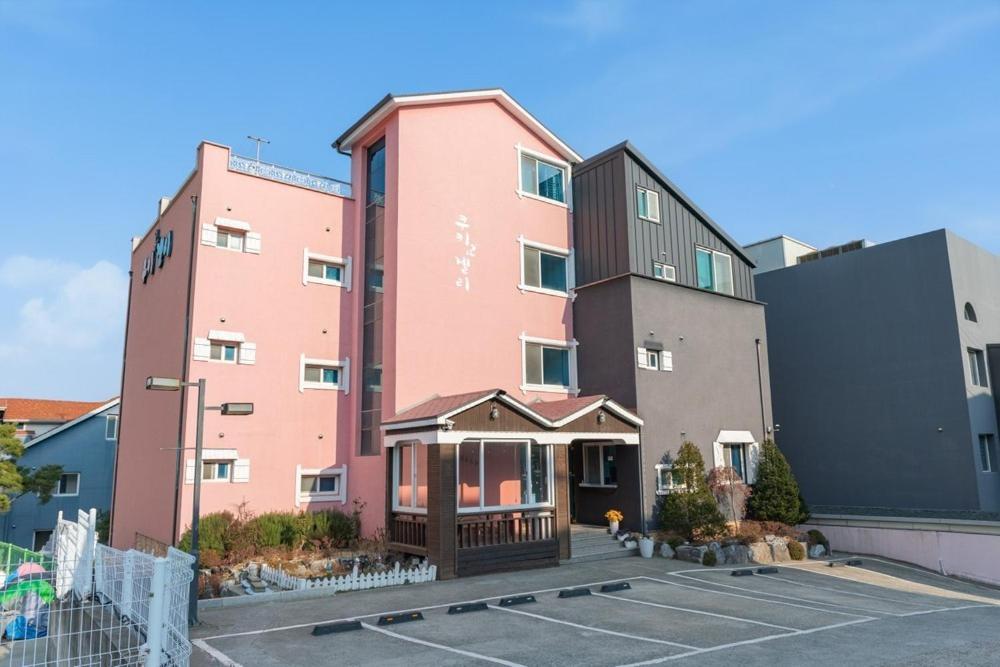 Gyeongju Cookie And Jelly Pension Екстер'єр фото